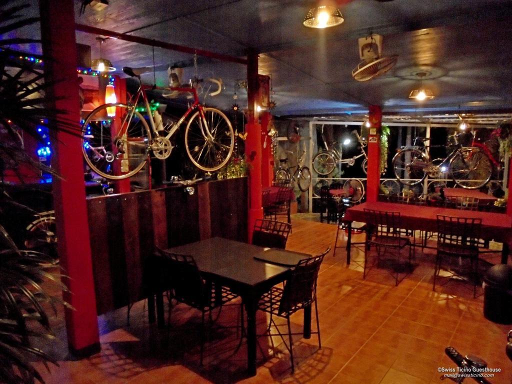 Swiss Ticino Guesthouse & Restaurant Mae Wang Екстер'єр фото