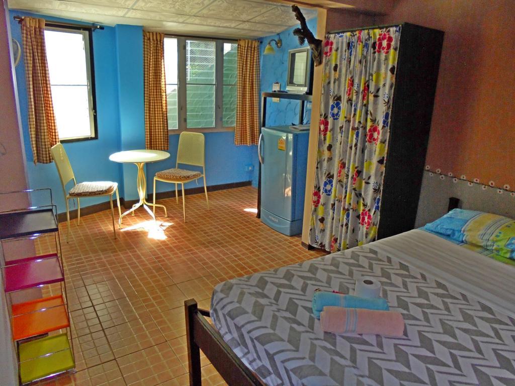 Swiss Ticino Guesthouse & Restaurant Mae Wang Екстер'єр фото